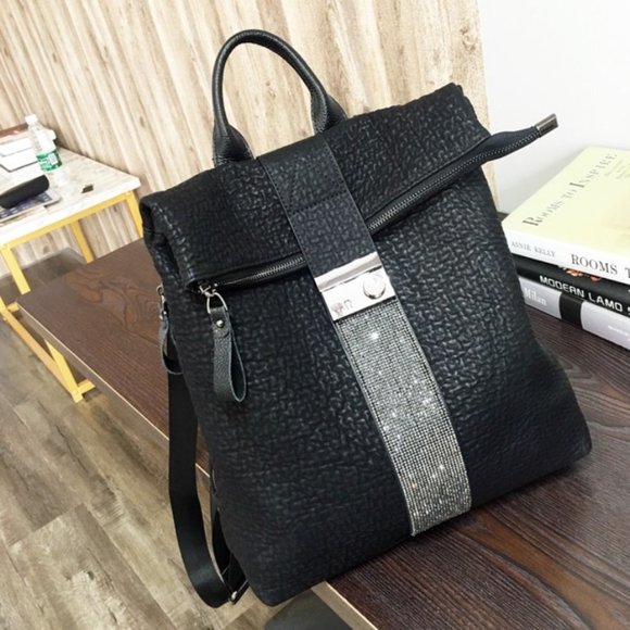 Female backpacks for leisure travel backpacks